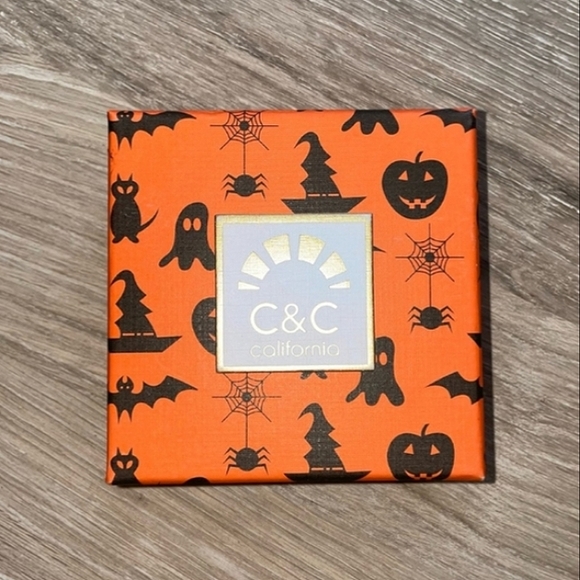 🎃 C&C California Candy Skull Post Earrings in Gold-tone NIB - Picture 2 of 8